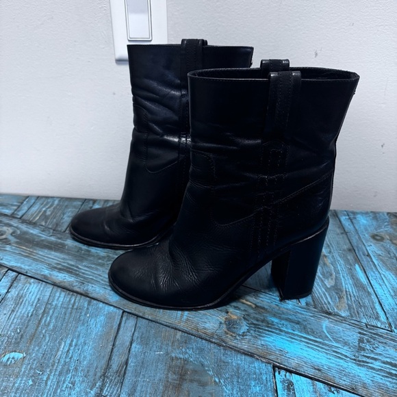 KATE SPADE Baise Pull-On Black Calf Leather Boot 4" Stacked Heel Size 8.5 - Picture 2 of 16